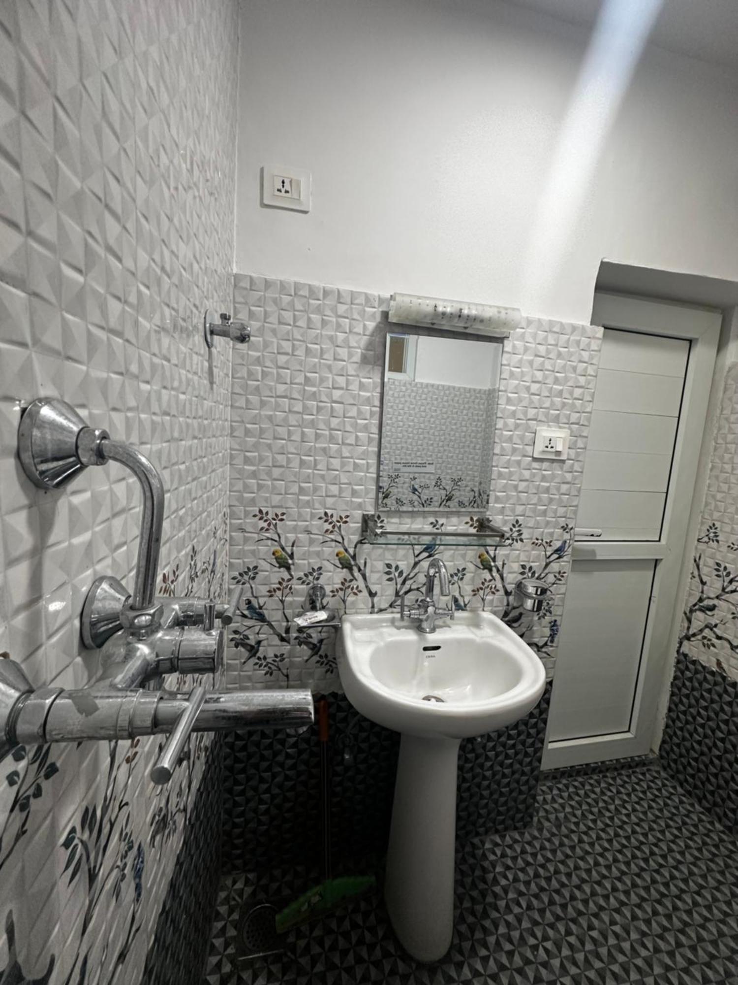 Norbu Hotel Kathmandu Ngoại thất bức ảnh