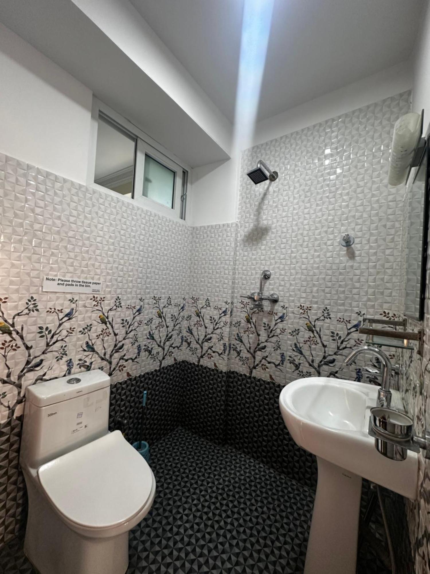 Norbu Hotel Kathmandu Ngoại thất bức ảnh